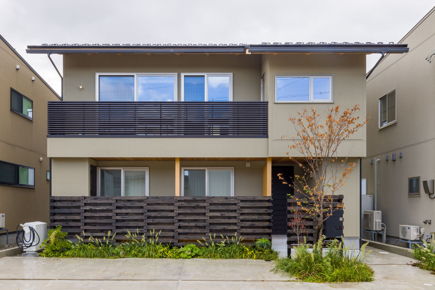 沢野建設工房 【ZEH・高気密・高断熱・天然無垢材】家族とプライバシーを守る、2階リビングの天然アロマの家の建築実例画像5