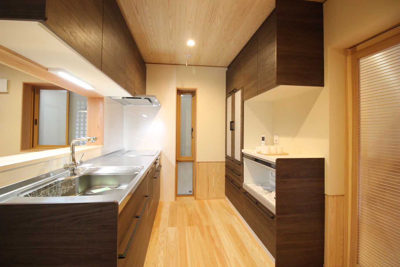 沢野建設工房 【天然木/耐震/防音/高気密・高断熱】天然ヒノキの大黒柱がある家の建築実例画像2