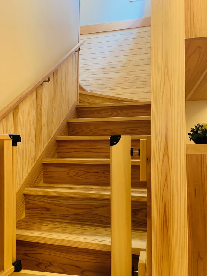 沢野建設工房 【天然木/耐震/防音/高気密・高断熱】天然ヒノキの大黒柱がある家の建築実例画像3