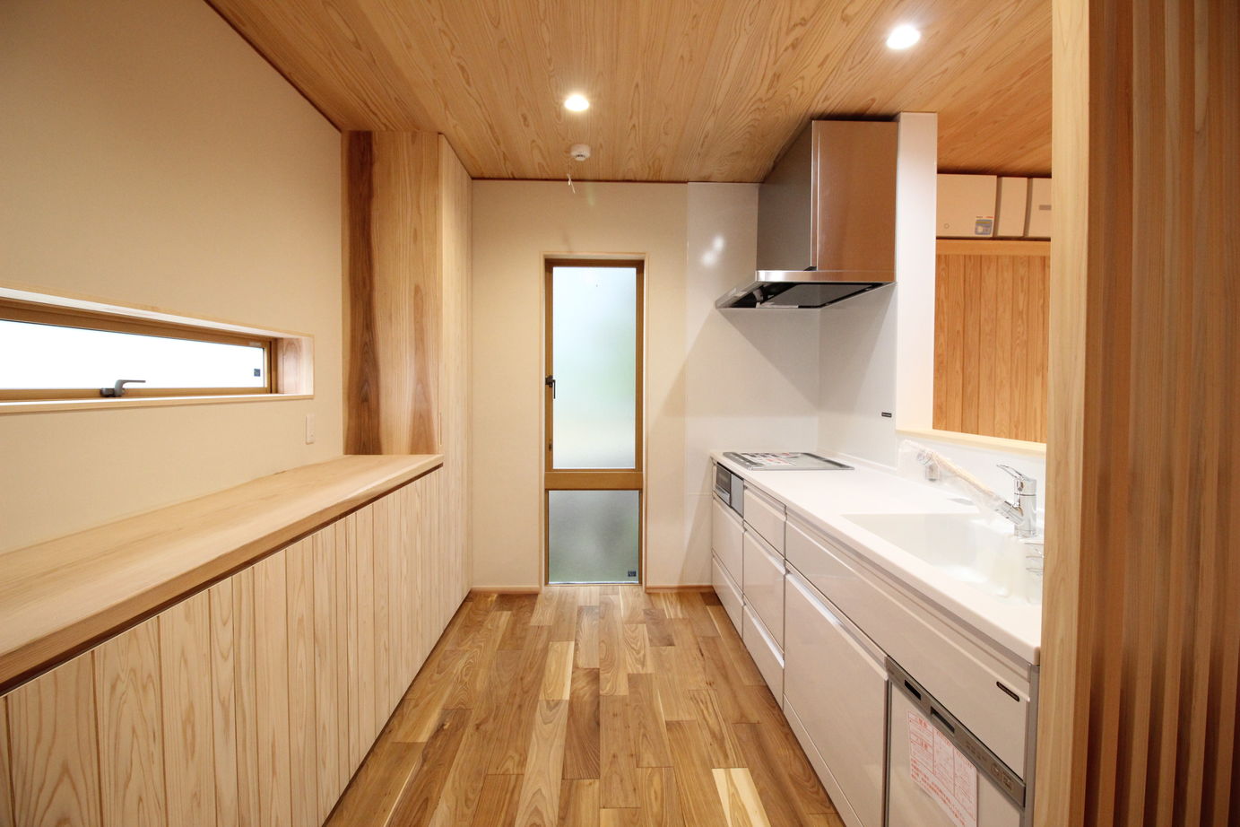 沢野建設工房 【天然木・子育て・若世帯・ウッドデッキ・中庭・壁面収納】3人の子育てをとことん楽しむ家の建築実例画像6