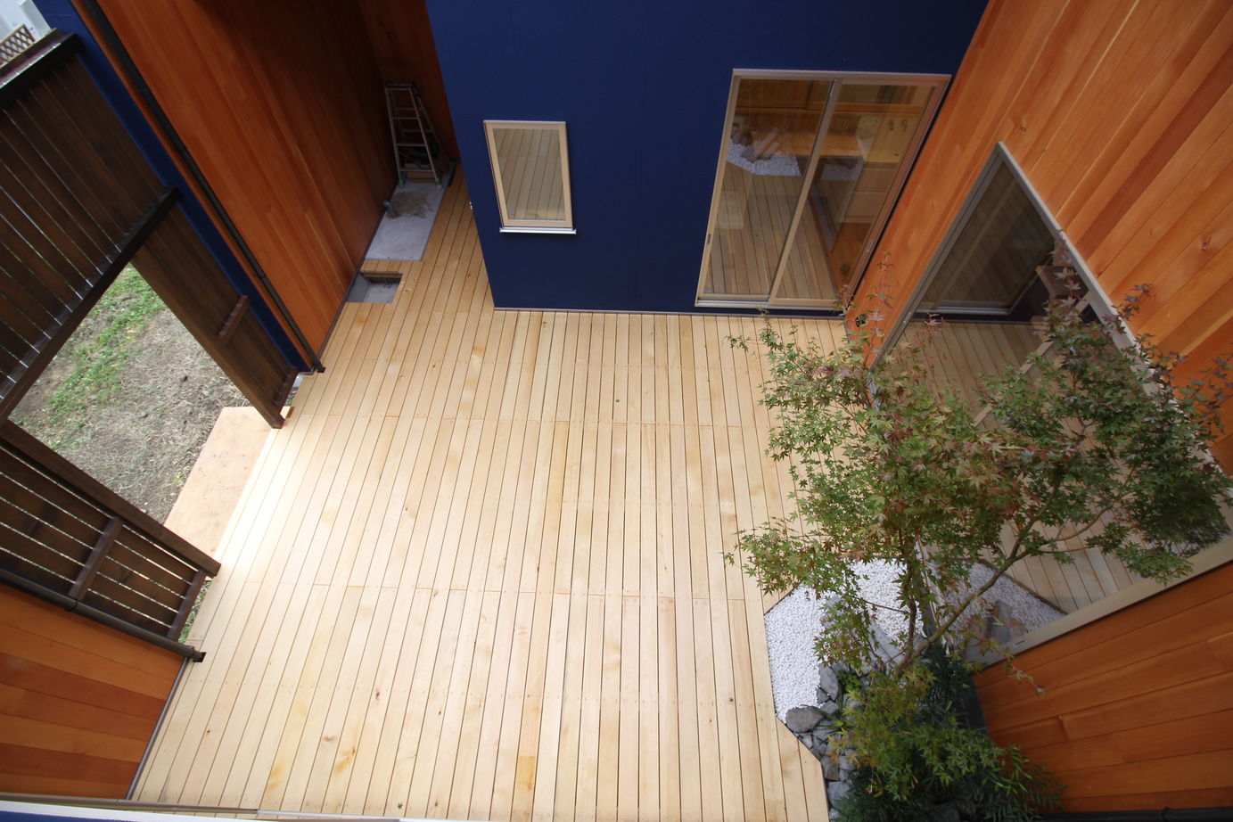 沢野建設工房 【天然木・子育て・若世帯・ウッドデッキ・中庭・壁面収納】3人の子育てをとことん楽しむ家の建築実例画像10