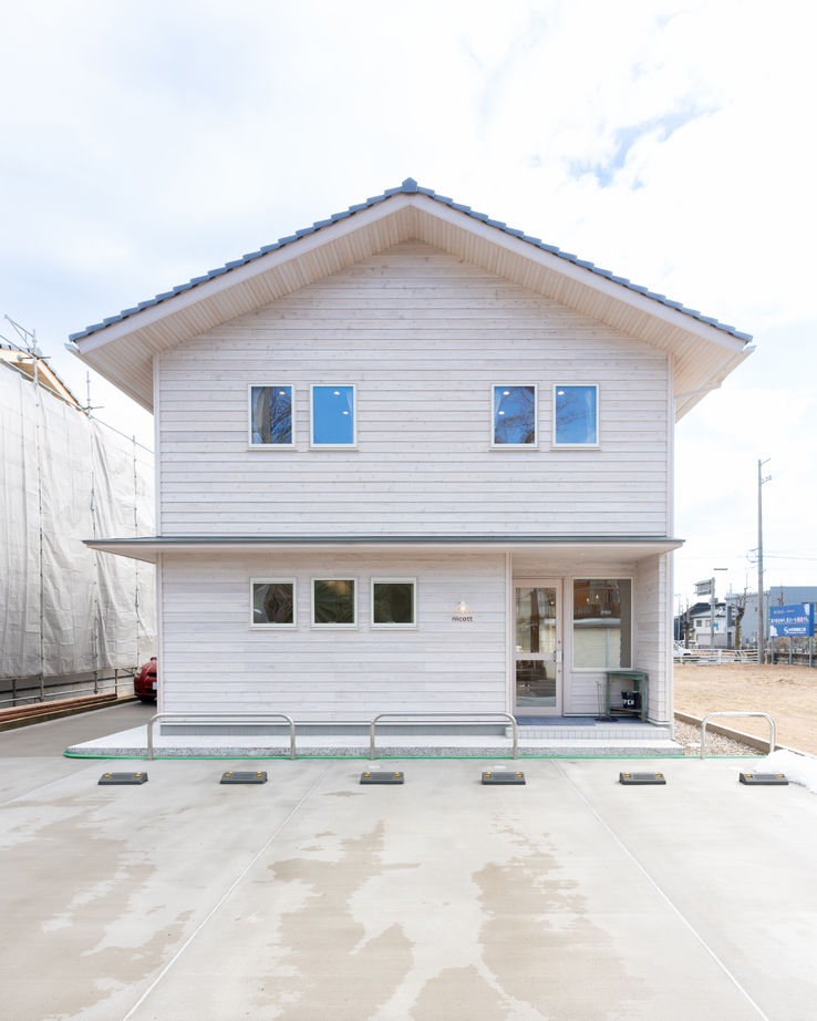 沢野建設工房 森の香りで和らぐ美容室の建築実例画像8