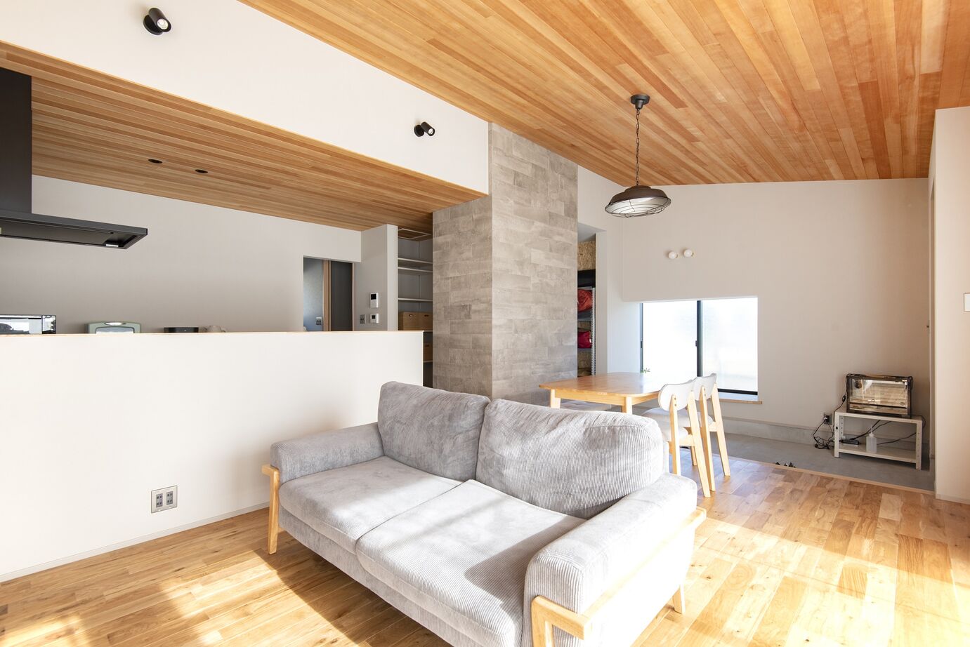 カスケの家　（カスケホーム） 【2500万円台】アウトドア好きのご夫婦が建てた、土間のある平屋の建築実例画像2