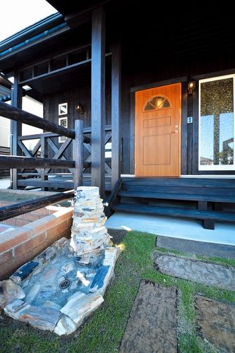 ケンテムハウス／無添加住宅 コッツウォルズ風の無添加住宅。異なる自然素材の調和と融合が美しいお家の建築実例画像2