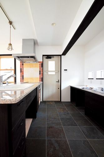 ケンテムハウス／無添加住宅 コッツウォルズ風の無添加住宅。異なる自然素材の調和と融合が美しいお家の建築実例画像5