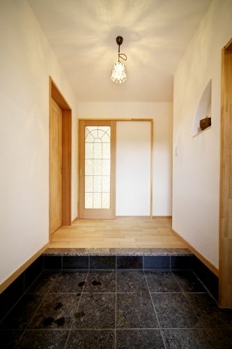 ケンテムハウス／無添加住宅 北欧風デザインが素敵な、漆喰の壁と自然素材に包まれた輸入住宅テイストのお家の建築実例画像3