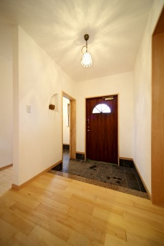 ケンテムハウス／無添加住宅 北欧風デザインが素敵な、漆喰の壁と自然素材に包まれた輸入住宅テイストのお家の建築実例画像10