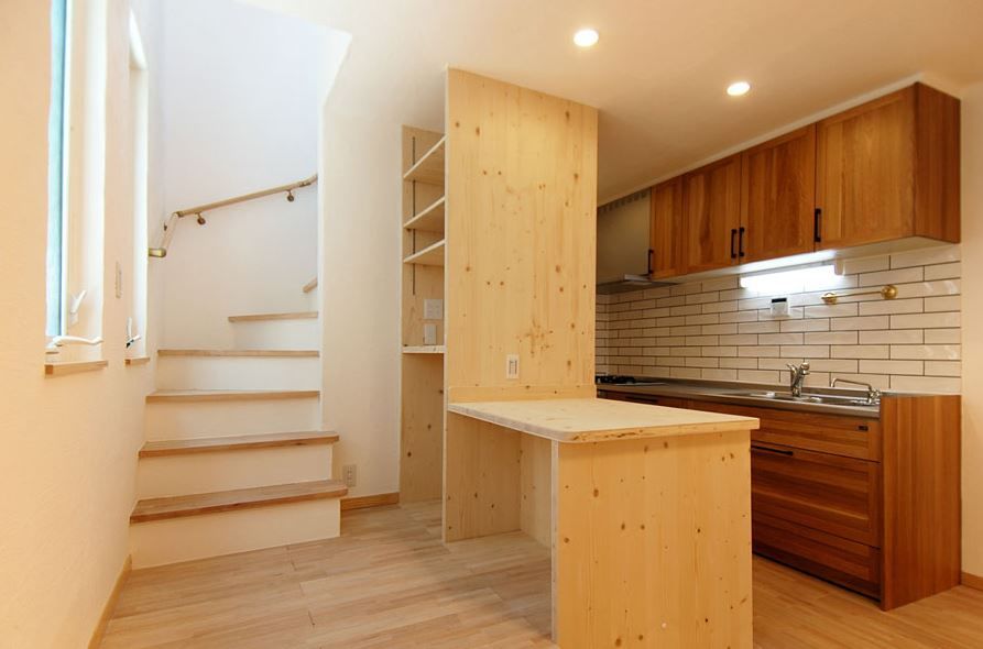 ケンテムハウス／無添加住宅 異なる表情を持つ無垢材をMIXした、独創性あふれる木の住まいの建築実例画像2