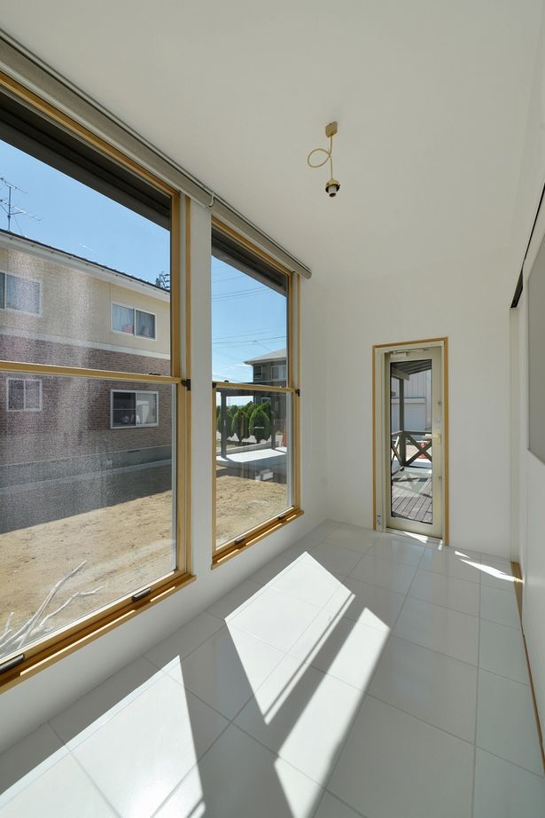 ケンテムハウス／無添加住宅 2階建てと平屋を組み合わせたような印象に残る外観とシーンに応じて空間をゾーニングできる設計が特徴の家の建築実例画像6