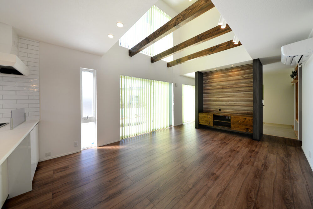 ケンテムハウス／無添加住宅 大開口から自然の光と風をたっぷりと取り込む、心地よさと開放感あふれる住まいの建築実例画像2