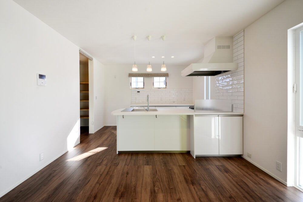 ケンテムハウス／無添加住宅 大開口から自然の光と風をたっぷりと取り込む、心地よさと開放感あふれる住まいの建築実例画像4