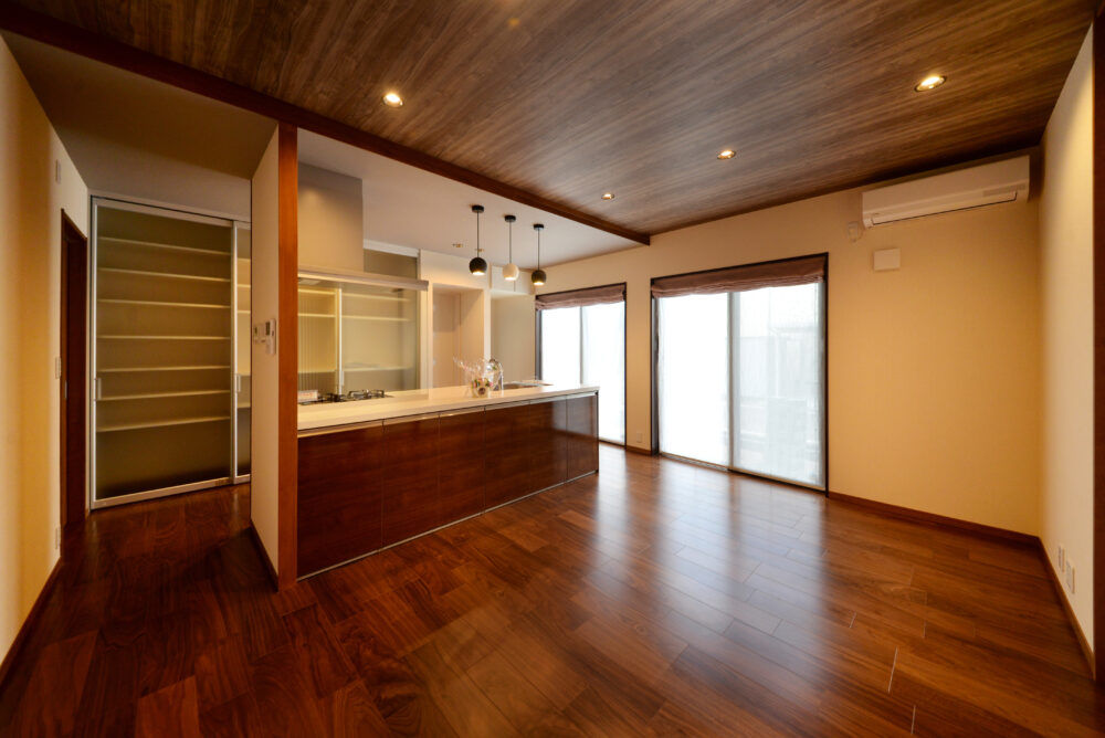 ケンテムハウス／無添加住宅 伝統的な日本の住まいに現代的な暮らしやすさを融合させた、和モダンスタイルの二世帯住宅の建築実例画像3