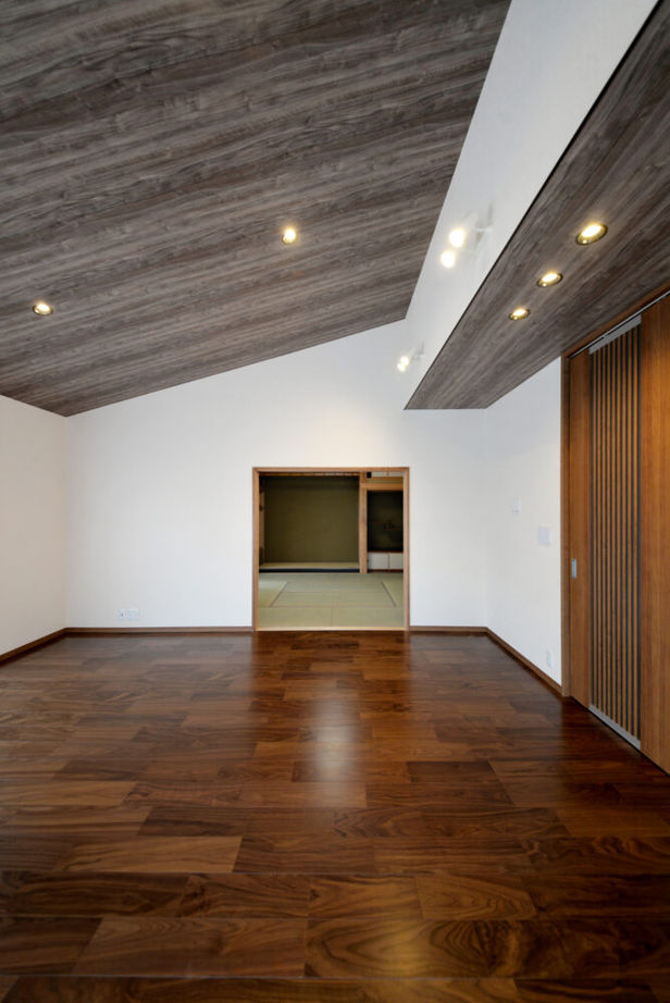 ケンテムハウス／無添加住宅 伝統的な日本の住まいに現代的な暮らしやすさを融合させた、和モダンスタイルの二世帯住宅の建築実例画像4