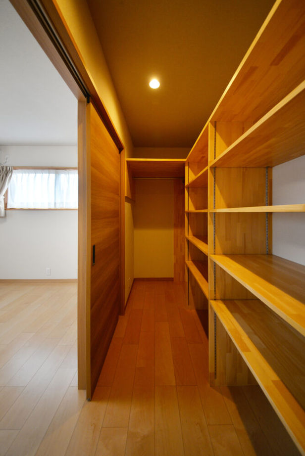 ケンテムハウス／無添加住宅 伝統的な日本の住まいに現代的な暮らしやすさを融合させた、和モダンスタイルの二世帯住宅の建築実例画像7