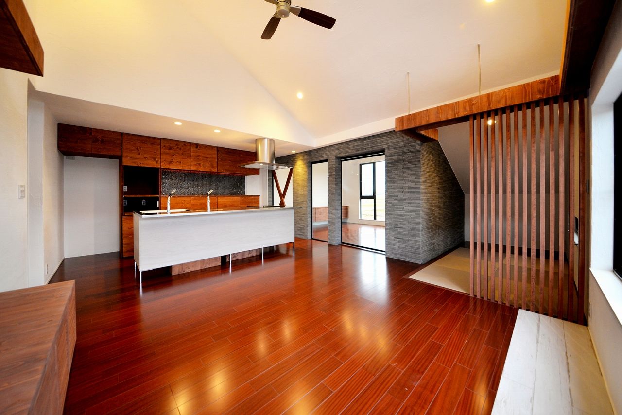 ケンテムハウス／無添加住宅 造作の建具や家具が美しいラグジュアリーモダンの家の建築実例画像5