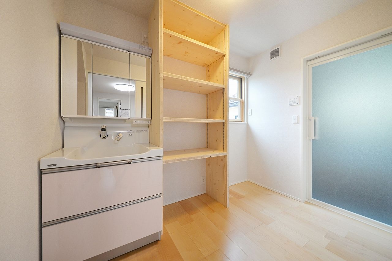 ケンテムハウス／無添加住宅 無垢の木材と白い壁のコントラストが美しい自然素材の家の建築実例画像8