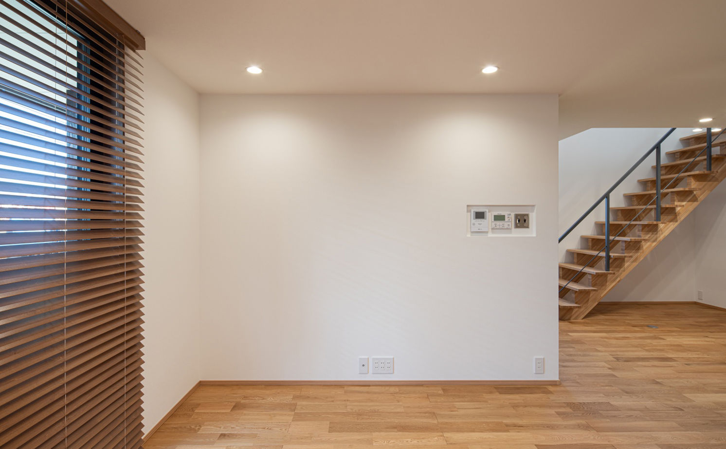 エツサス 【2000万円台前半】木の温もりに包まれたナチュラルな住空間。外につながる広々としたウッドデッキで開放的の建築実例画像4