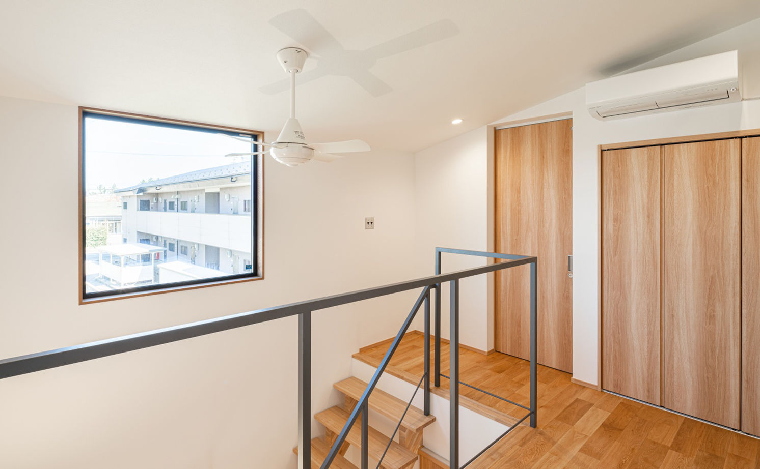 エツサス 【2000万円台前半】木の温もりに包まれたナチュラルな住空間。外につながる広々としたウッドデッキで開放的の建築実例画像7