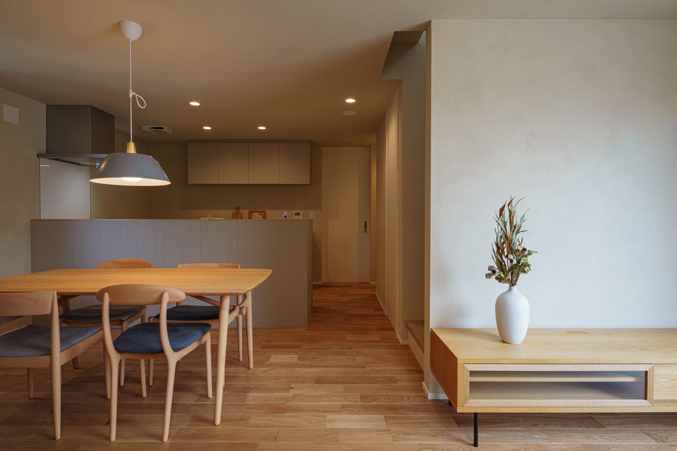 エツサス 【吹き抜け・フリースペース】2階フリースペースを有効活用。吹き抜けからの眺望を楽しめる家の建築実例画像3