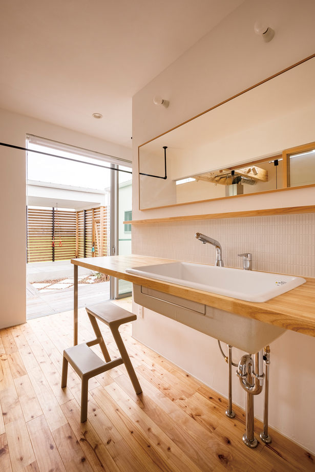 ソラマド埼玉 【平屋／中庭／土間／間取り有】LDKも水回りも、収納まで光と風が行き渡る。中庭とインナーテラスのある家の建築実例画像6