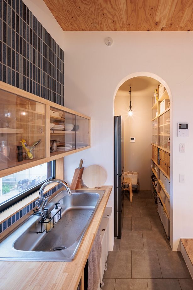 ソラマド埼玉 【 30坪台／中庭／土間／間取り有】三角形の変形地を強みに活用。外の視線を遮りながら開放的に暮らせる家の建築実例画像4