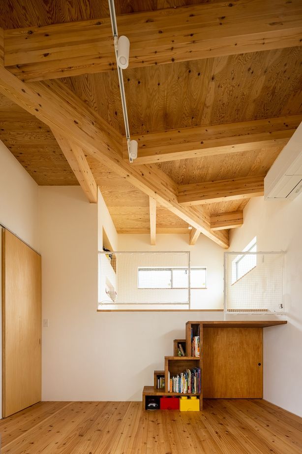 ソラマド埼玉 【平屋／中庭／土間／間取り有】ブリッジやボルダリングなどの遊び心をプラス。楽しいQの字型の住まいの建築実例画像8