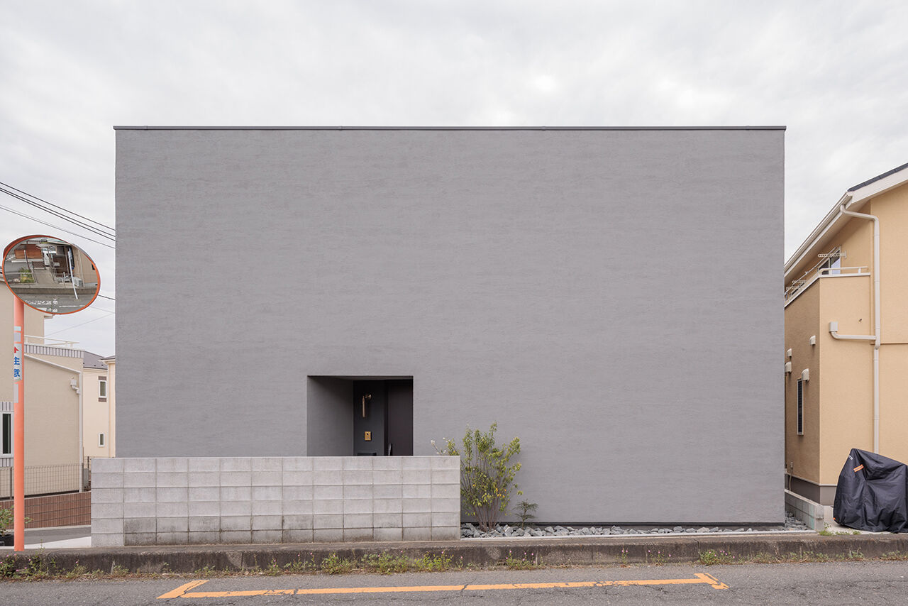 ソラマド埼玉 【中庭／吹き抜け／間取り有】周囲からの視線を遮りつつ開放感をもたらす、住宅地にこそ最適な中庭のある家の建築実例画像2