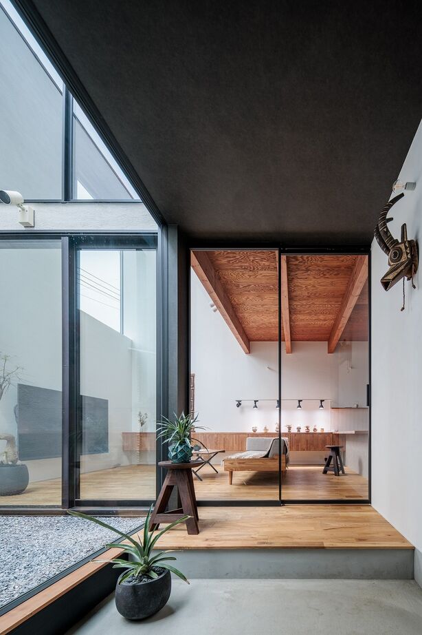 ソラマド埼玉 【中庭／吹き抜け／間取り有】周囲からの視線を遮りつつ開放感をもたらす、住宅地にこそ最適な中庭のある家の建築実例画像3