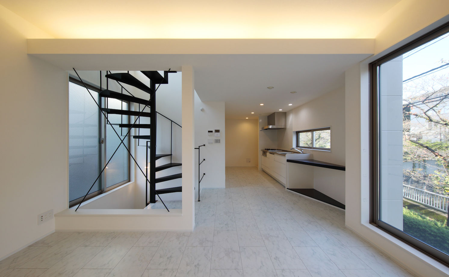 １０１０ｈｏｕｓｅ（安藤工務店） 【リビング階段/1860万円/24坪/間取り有】住宅密集地に光を取り込む、らせん階段を取り入れた開放的な空間の建築実例画像6