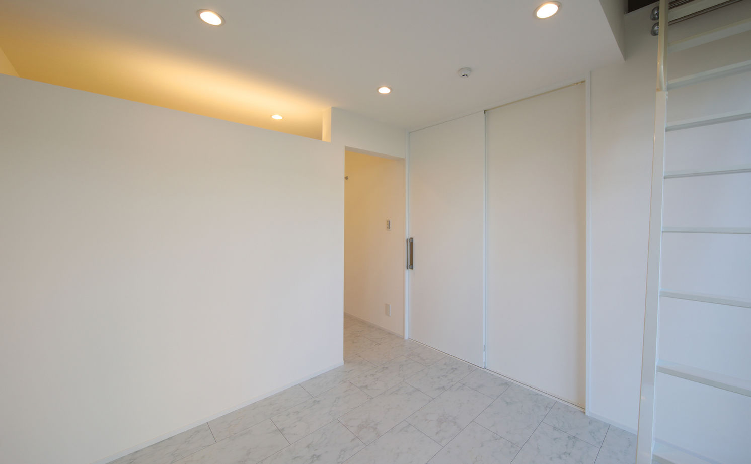 １０１０ｈｏｕｓｅ（安藤工務店） 【リビング階段/1860万円/24坪/間取り有】住宅密集地に光を取り込む、らせん階段を取り入れた開放的な空間の建築実例画像16