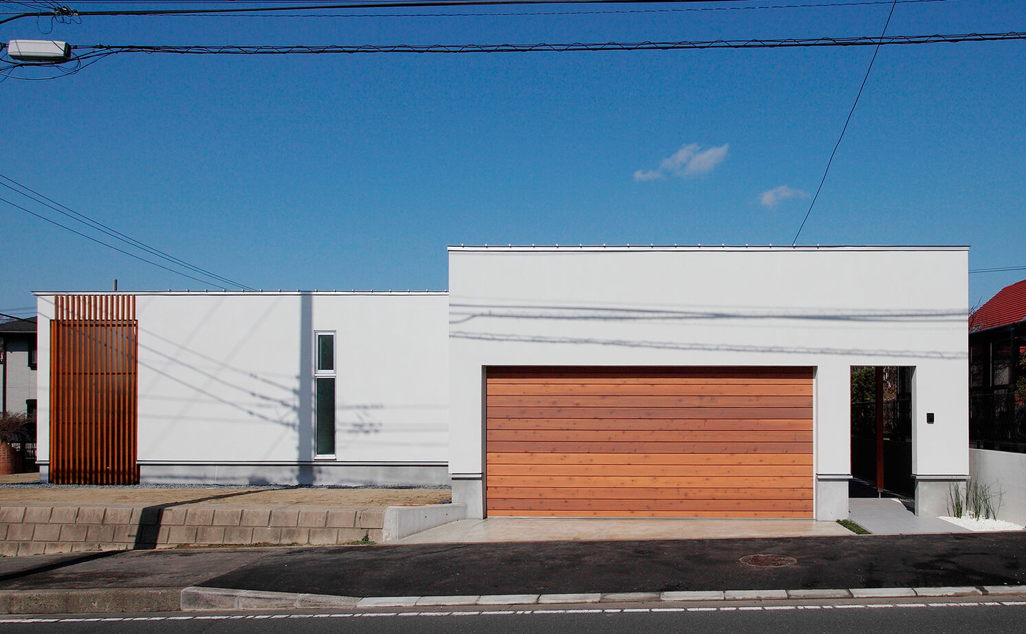 １０１０ｈｏｕｓｅ（安藤工務店） 【吹抜/4000万円台/60坪/平屋/ビルトインガレージ/中庭】スキップフロアから生まれるゆとりある贅沢空間の建築実例画像12