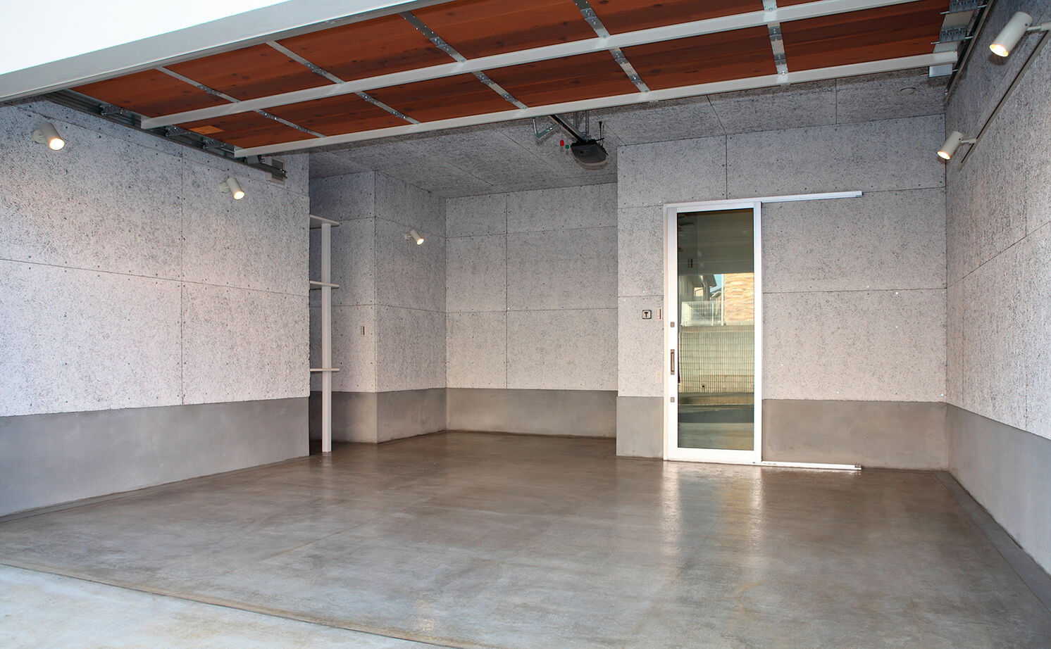 １０１０ｈｏｕｓｅ（安藤工務店） 【吹抜/4000万円台/60坪/平屋/ビルトインガレージ/中庭】スキップフロアから生まれるゆとりある贅沢空間の建築実例画像13