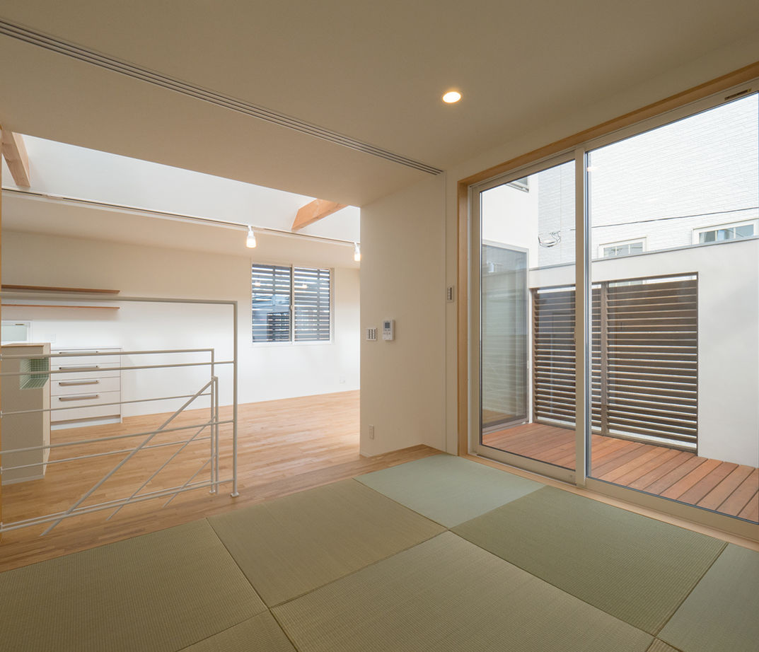 １０１０ｈｏｕｓｅ（安藤工務店） 【リビング階段/1500万円～2000万円/30坪台/間取り有】光と風を巧みに取り込む、ビルトインガレージの家の建築実例画像4