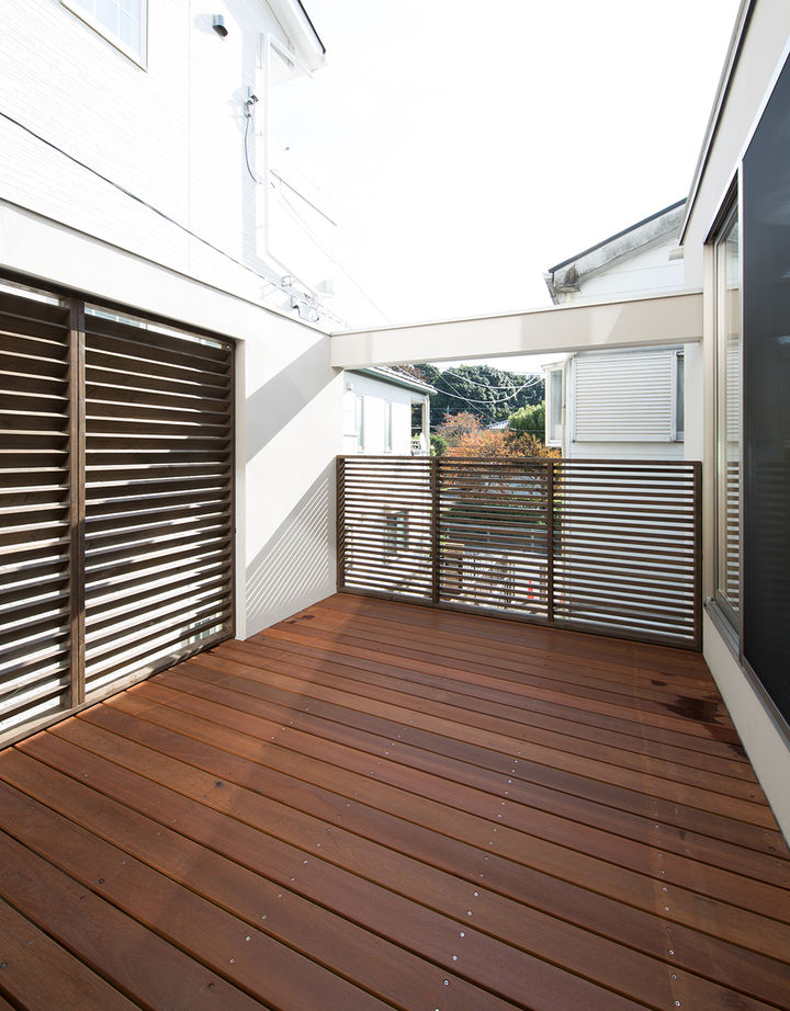 １０１０ｈｏｕｓｅ（安藤工務店） 【リビング階段/1500万円～2000万円/30坪台/間取り有】光と風を巧みに取り込む、ビルトインガレージの家の建築実例画像5