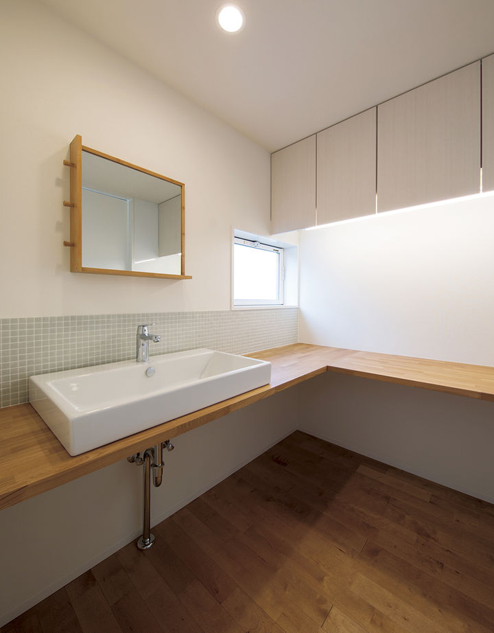 １０１０ｈｏｕｓｅ（安藤工務店） 【リビング階段/1500万円～2000万円/30坪台/間取り有】光と風を巧みに取り込む、ビルトインガレージの家の建築実例画像6