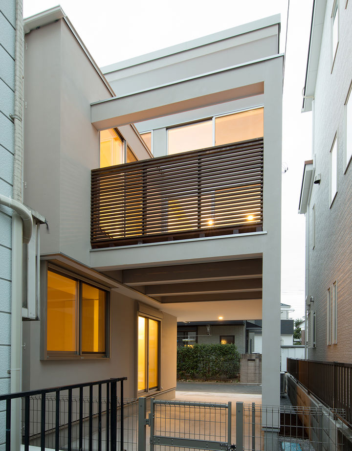 １０１０ｈｏｕｓｅ（安藤工務店） 【リビング階段/1500万円～2000万円/30坪台/間取り有】光と風を巧みに取り込む、ビルトインガレージの家の建築実例画像10