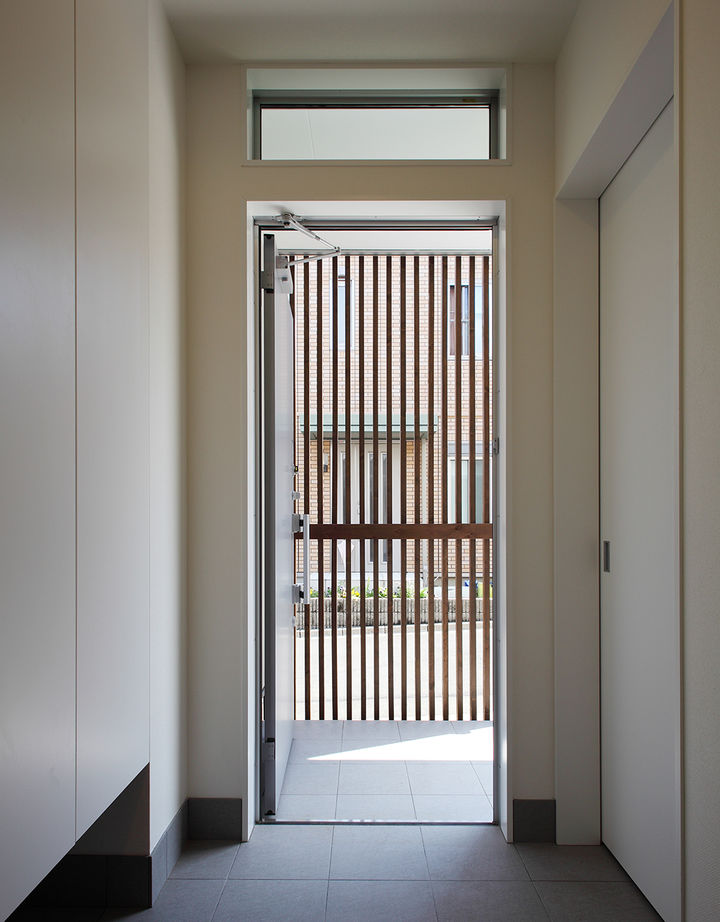 １０１０ｈｏｕｓｅ（安藤工務店） 【ビルトインガレージ/1780万円/32坪/間取図有】道路に面した角地でも外は閉じ、内に解放感ある寛ぎの家の建築実例画像9