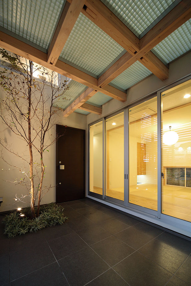 １０１０ｈｏｕｓｅ（安藤工務店） 【1690万円／28坪／間取り有】外に閉じ、中庭やテラスから光を取り入れる。周囲を気にせず寛げる家の建築実例画像16