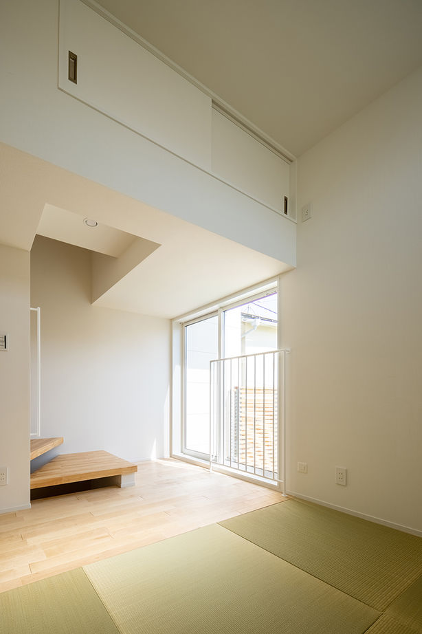 １０１０ｈｏｕｓｅ（安藤工務店） 【2068万円/28坪/間取り図有/吹き抜け】スキップフロアを巧みに使い、希望を全て形に。旗竿地建つ狭小住宅の建築実例画像7