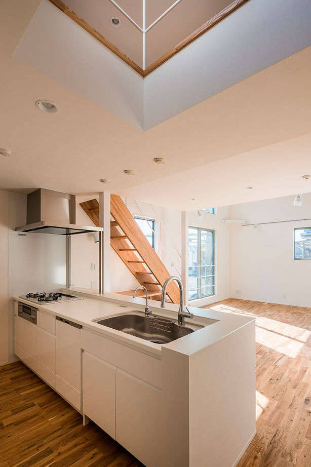 １０１０ｈｏｕｓｅ（安藤工務店） 【2855万円/43坪/間取り有】付かず離れずの距離感が心地いい。お互いの生活を尊重した完全分離二世帯住宅の建築実例画像4