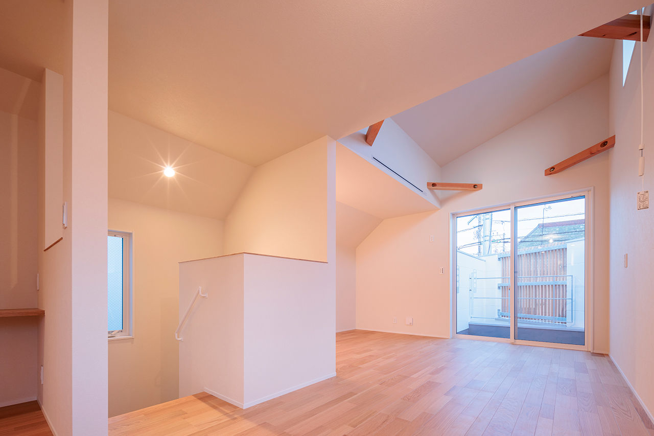 １０１０ｈｏｕｓｅ（安藤工務店） 【1880万円/25坪/間取図有/中庭】変形地や狭小地も特性を活かし、中庭やテラスを実現。光と風を纏う家の建築実例画像3