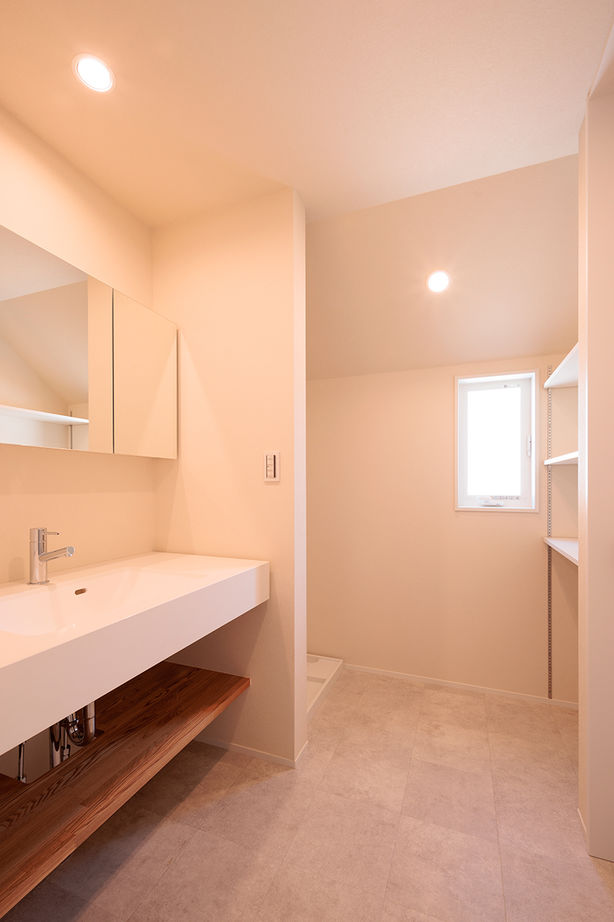 １０１０ｈｏｕｓｅ（安藤工務店） 【1880万円/25坪/間取図有/中庭】変形地や狭小地も特性を活かし、中庭やテラスを実現。光と風を纏う家の建築実例画像9