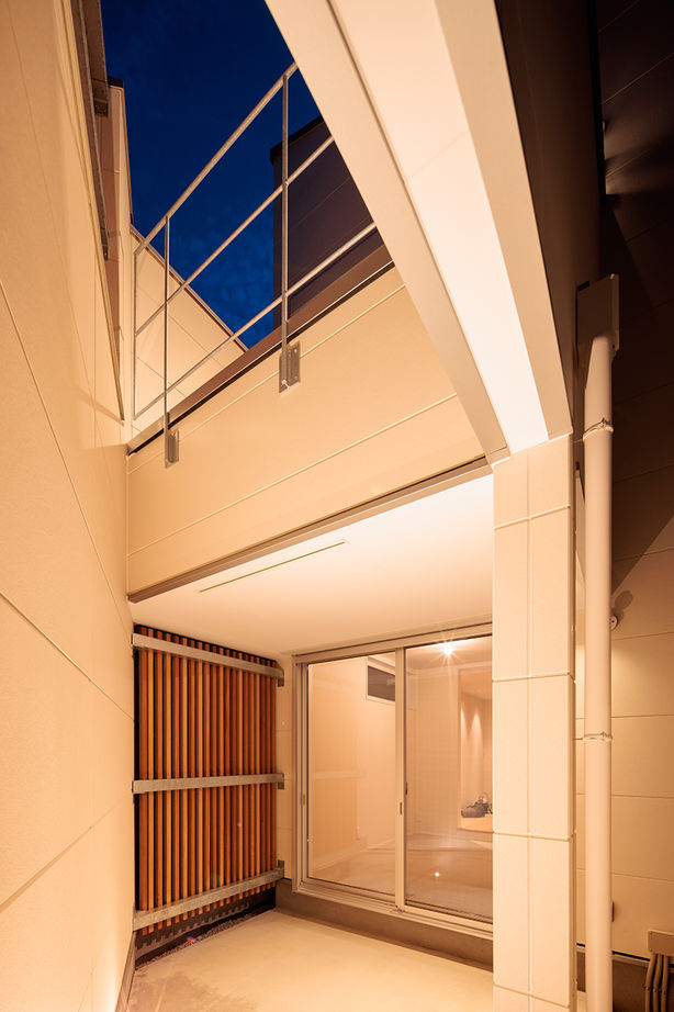 １０１０ｈｏｕｓｅ（安藤工務店） 【1880万円/25坪/間取図有/中庭】変形地や狭小地も特性を活かし、中庭やテラスを実現。光と風を纏う家の建築実例画像10