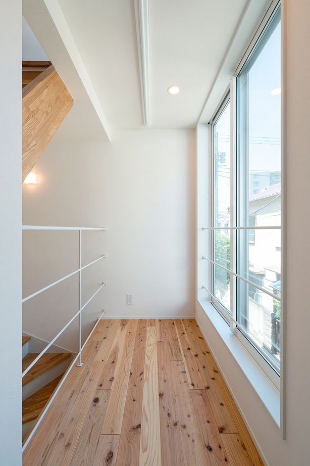 １０１０ｈｏｕｓｅ（安藤工務店） 【防火地域2階建て/21坪/3LDK/間取図有/1989万円】土地制限＆狭小地でも理想を形に。吹抜け×鉄骨階段の家の建築実例画像5