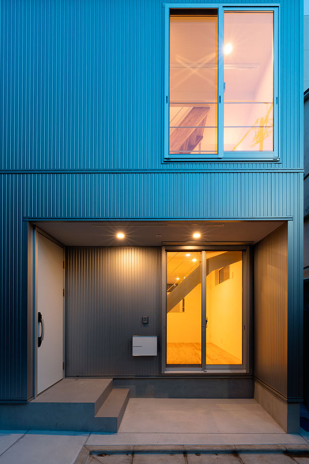 １０１０ｈｏｕｓｅ（安藤工務店） 【防火地域2階建て/21坪/3LDK/間取図有/1989万円】土地制限＆狭小地でも理想を形に。吹抜け×鉄骨階段の家の建築実例画像10