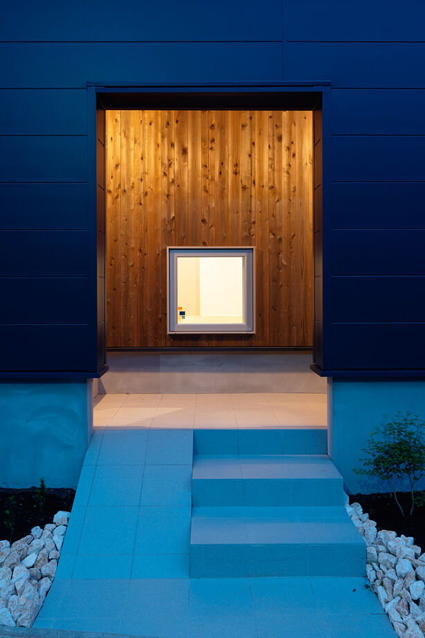 １０１０ｈｏｕｓｅ（安藤工務店） 【3000万円台/43坪/間取図有/全館空調】UA値0.32、C値0.2（※）。大屋根の下で家族の絆を育む二世帯住宅の建築実例画像10