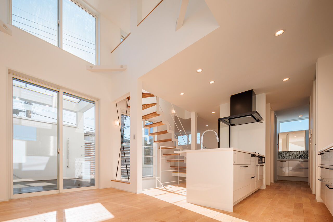 １０１０ｈｏｕｓｅ（安藤工務店） 【2000万円台/32坪/間取図有/中庭】プライバシーの確保×開放感を両立。中庭を囲うコの字型のコートハウスの建築実例画像2