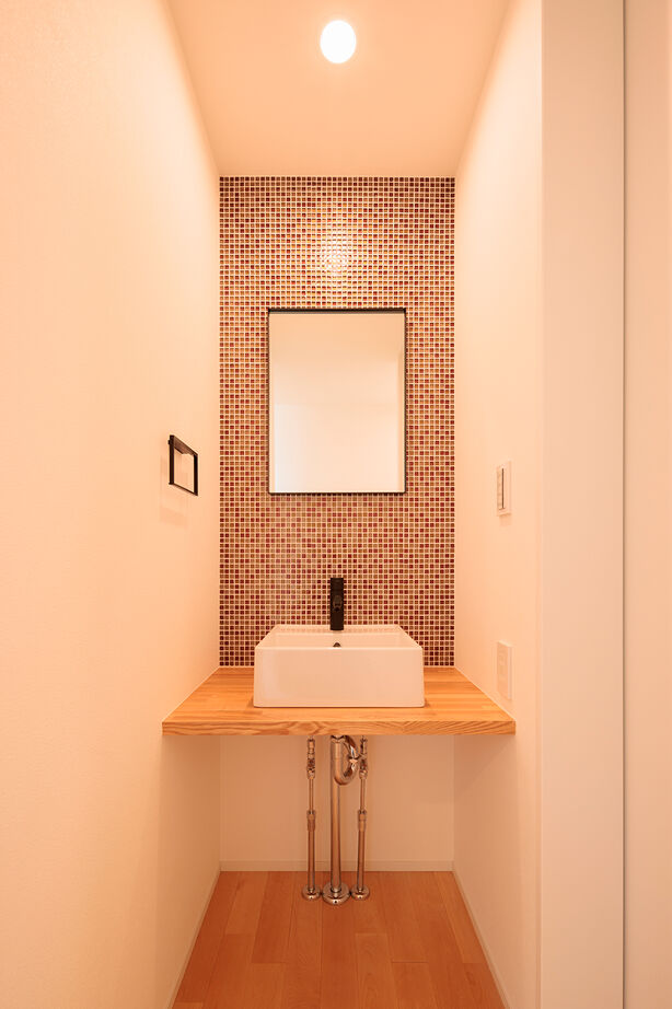 １０１０ｈｏｕｓｅ（安藤工務店） 【2000万円台/32坪/間取図有/中庭】プライバシーの確保×開放感を両立。中庭を囲うコの字型のコートハウスの建築実例画像6