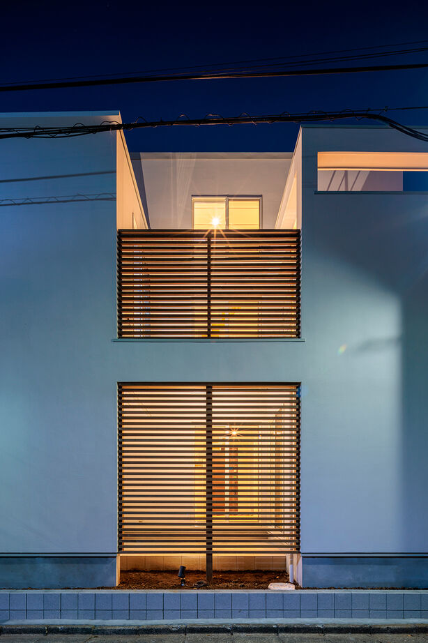 １０１０ｈｏｕｓｅ（安藤工務店） 【2000万円台/32坪/間取図有/中庭】プライバシーの確保×開放感を両立。中庭を囲うコの字型のコートハウスの建築実例画像10