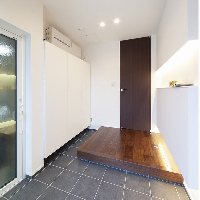 島野工務店 中2階の書斎を設けた吹き抜けの大空間。高性能設備で年中快適な省エネの家の建築実例画像8